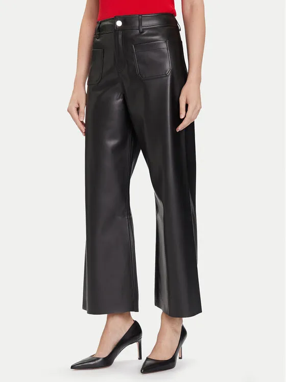 Hose aus Kunstleder · Schwarz · Regular Fit