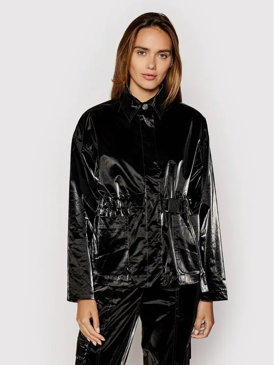 Jacke aus Kunstleder · Schwarz