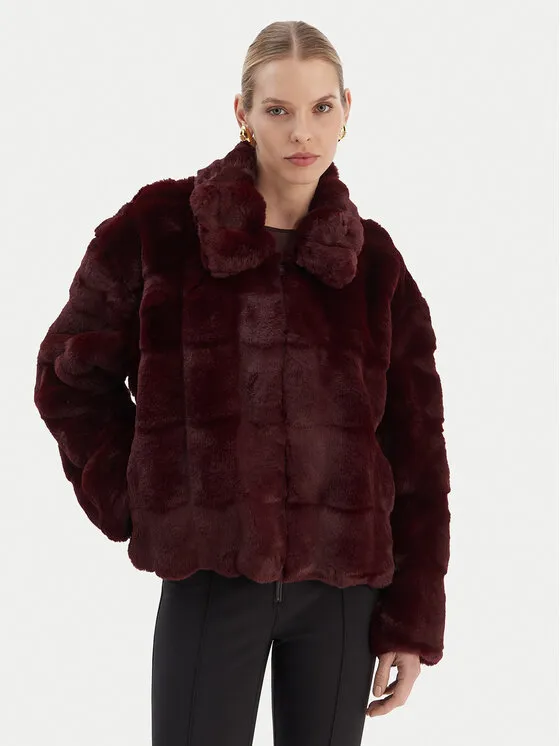 Pelzmantel · Dunkelrot