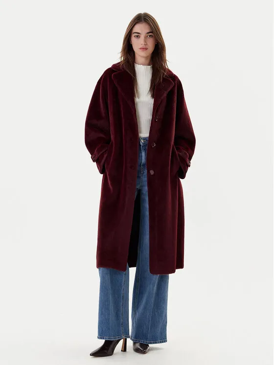 Pelzmantel · Dunkelrot