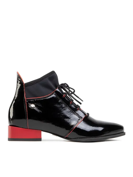 Schnürschuhe · Schwarz