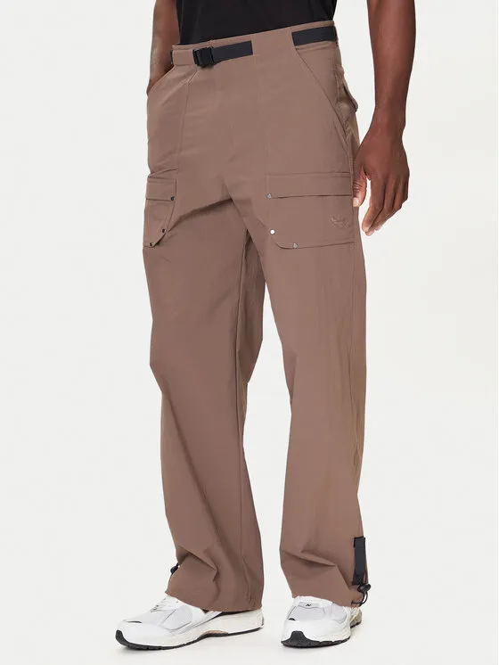 Stoffhose · Braun · Relaxed Fit