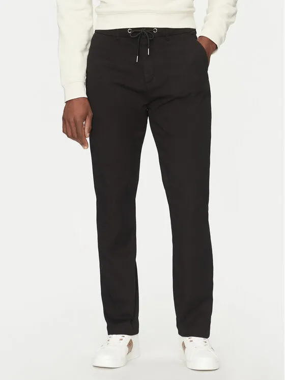 Stoffhose · Schwarz · Regular Fit