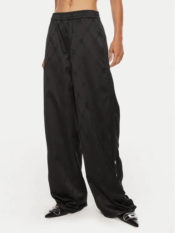 Stoffhose · Schwarz · Relaxed Fit