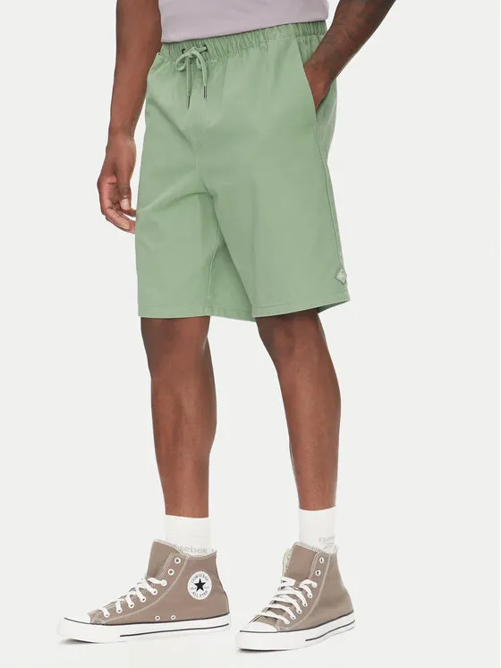 Stoffshorts · Grün