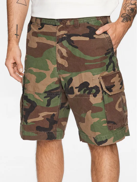 Stoffshorts · Grün