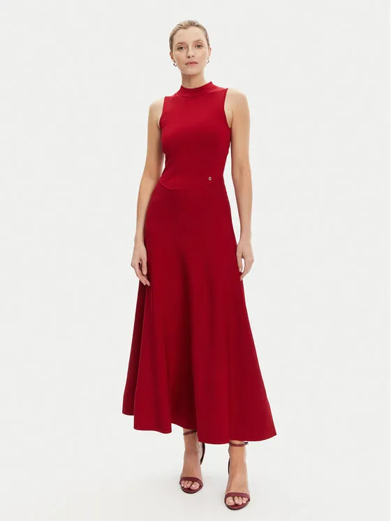 Strickkleid · Dunkelrot · Midi