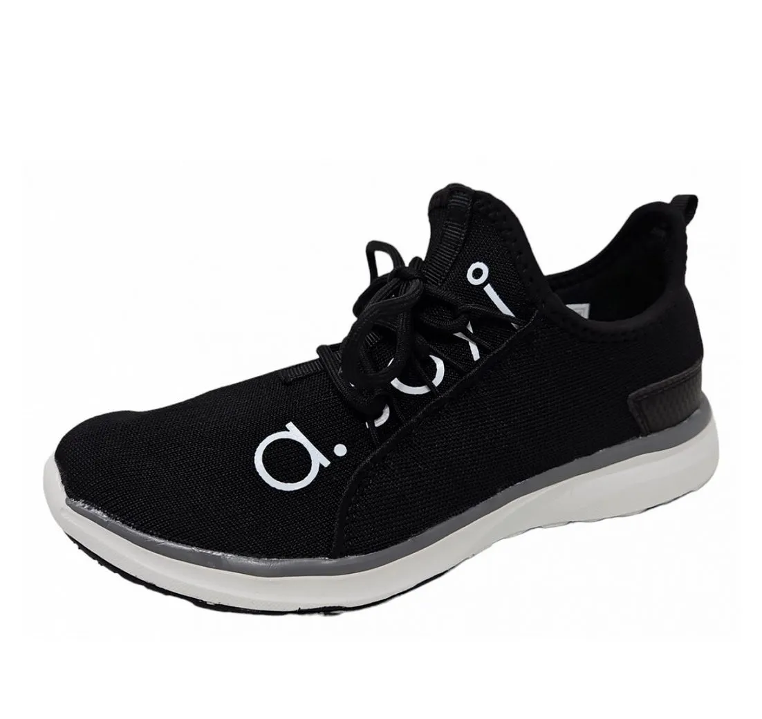 A. SOYI Sammul Sneaker