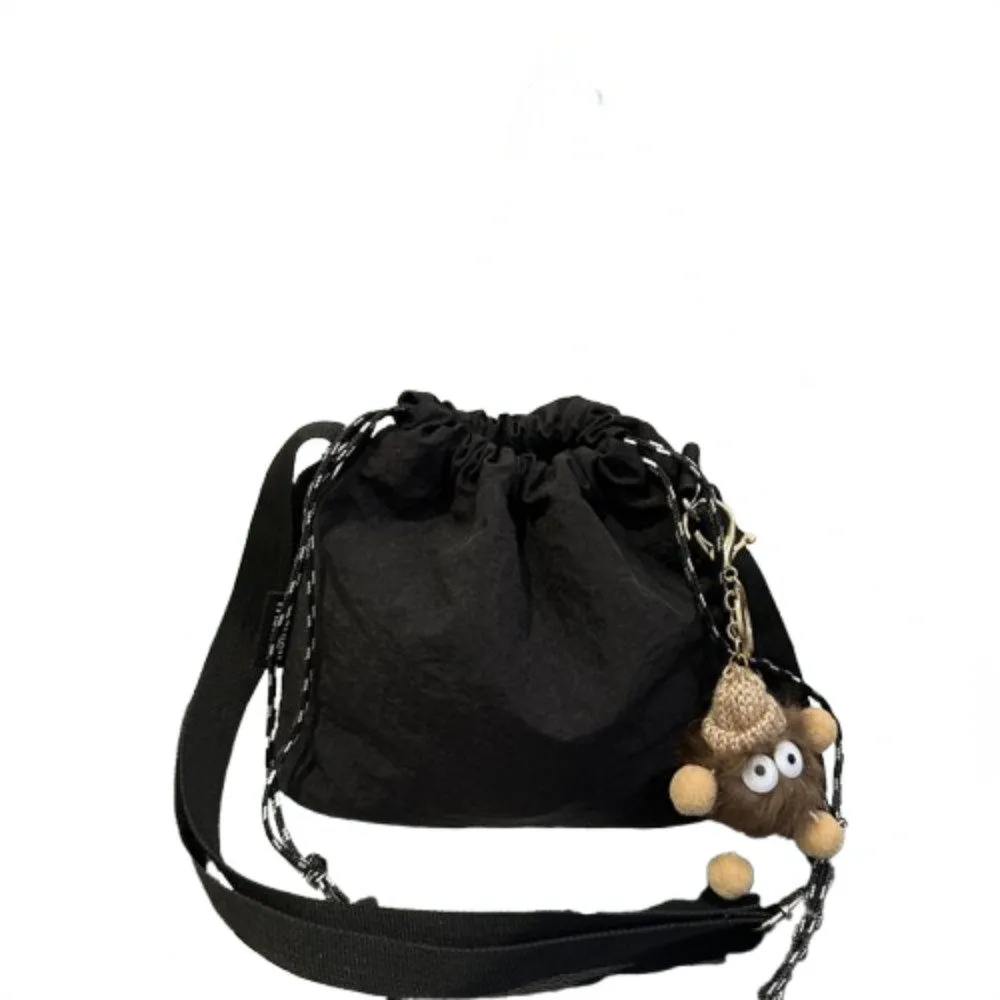 Blusmart Mini Bag Lässige Bucket Bag Minitasche mit Kordelzug (Praktische Manschette mit Kordelzug, Mit exquisitem Anhänger), Erfüllen Sie Ihre täglichen Reisebedürfnisse.​