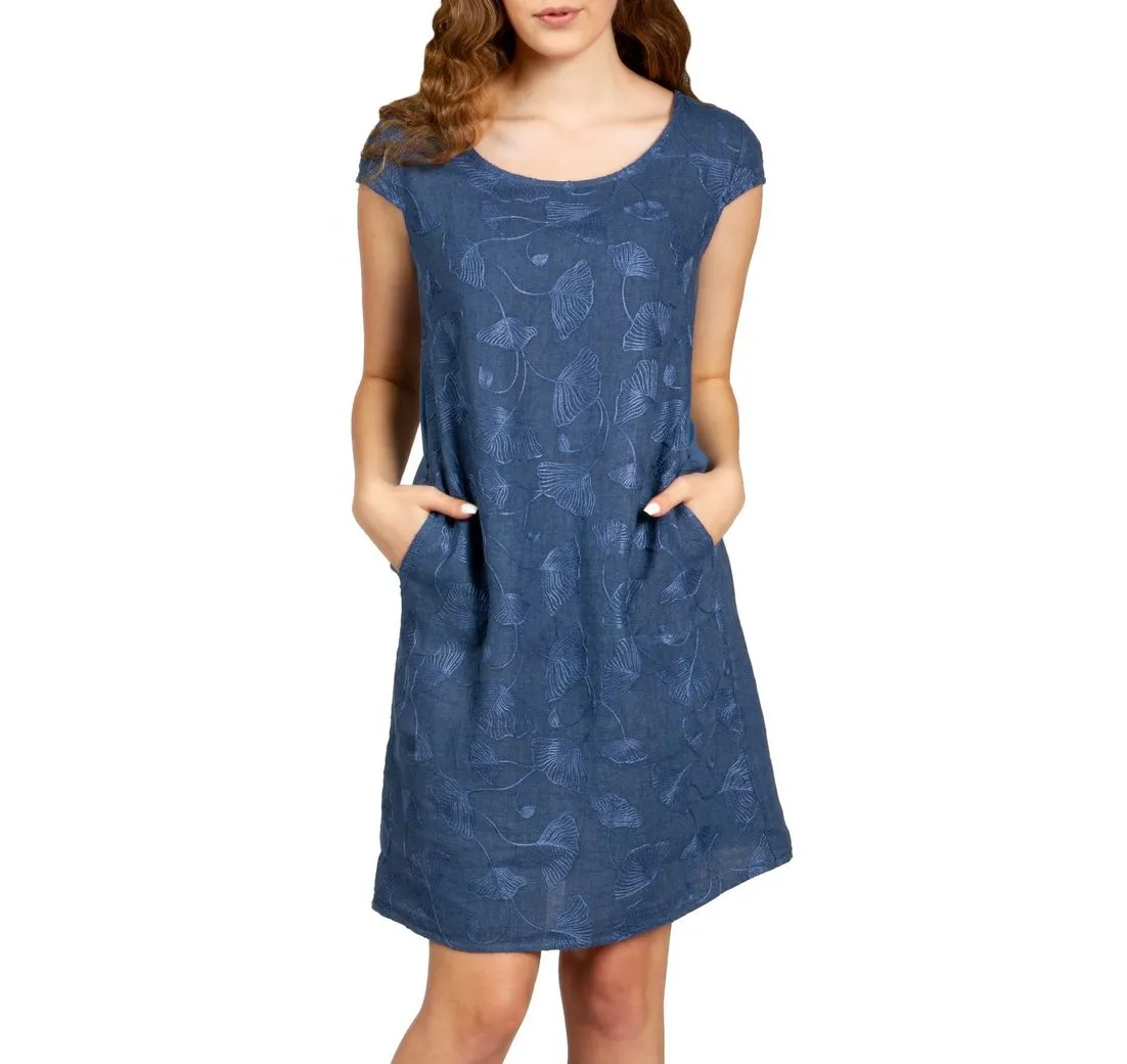 CASPAR Sommerkleid SKL031 knielanges Damen Sommer Leinenkleid mit Ginko Blatt Stickmuster Luftig leicht, figurumspielende Form, mit seitlichem Jersey-Einsatz