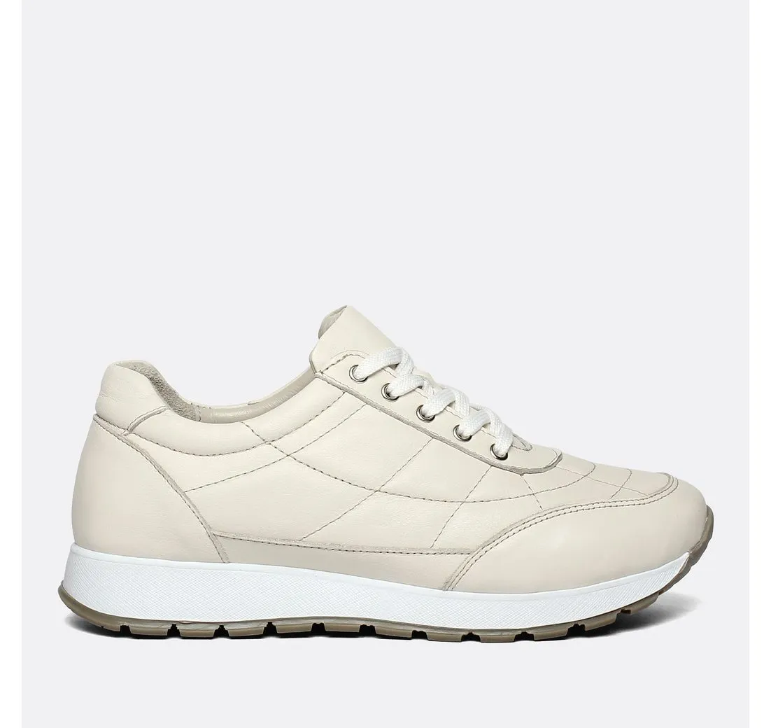 CELAL GÜLTEKIN 102-27611 Plateausneaker Beige, gesteppter Look, weiße Sohle, sportlich elegant