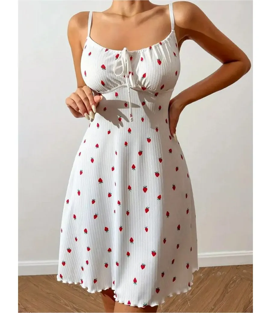 ELEGANT LOVE Sommerkleid Nachthemd mit Erdbeermuster – Trägerkleid mit Rüschen Nachtkleid für Damen – Elegante Loungewear, Negligee aus Spitze