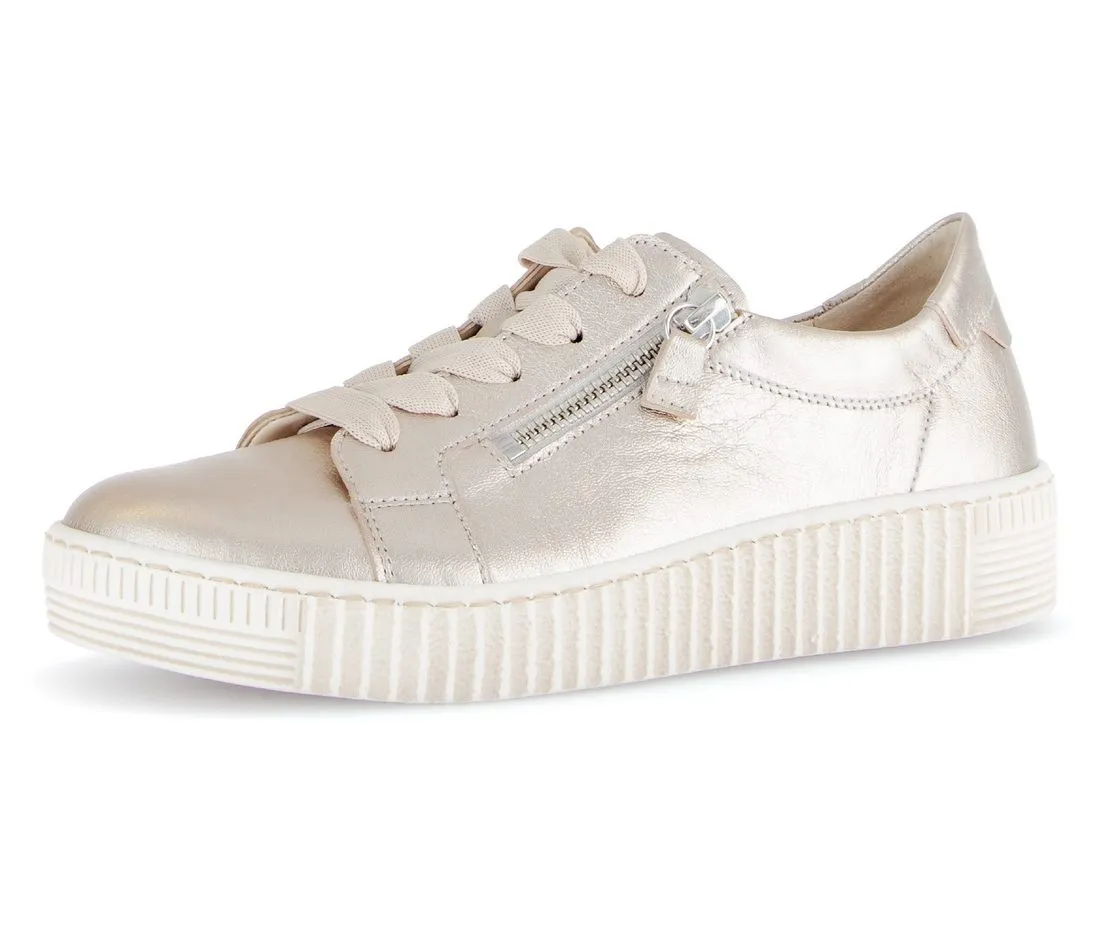 GABOR Plateausneaker, Freizeitschuh, Halbschuh, Schnürschuh mit dezenten Ziernähten