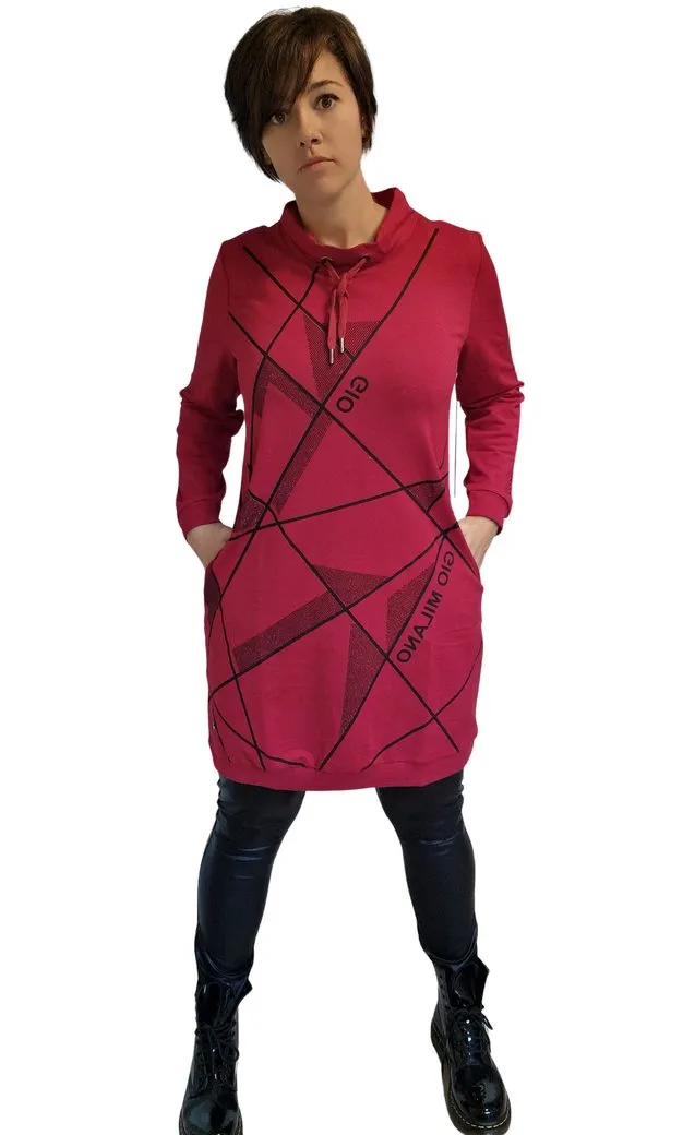 GIO MILANO Sweatkleid G25-1100 mit Strassbesatz und Label-Details sportlich-elegant