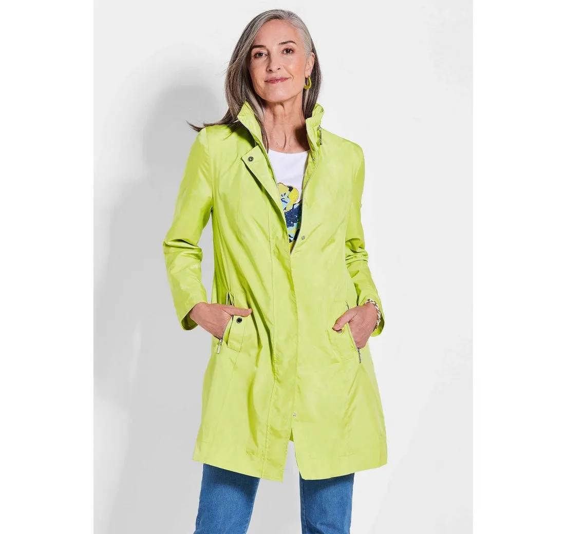 GOLDNER Kurzmantel Leicht wattierter Kurzmantel Matt schimmernde Damen Funktionsjacke mit versteckter Kapuze