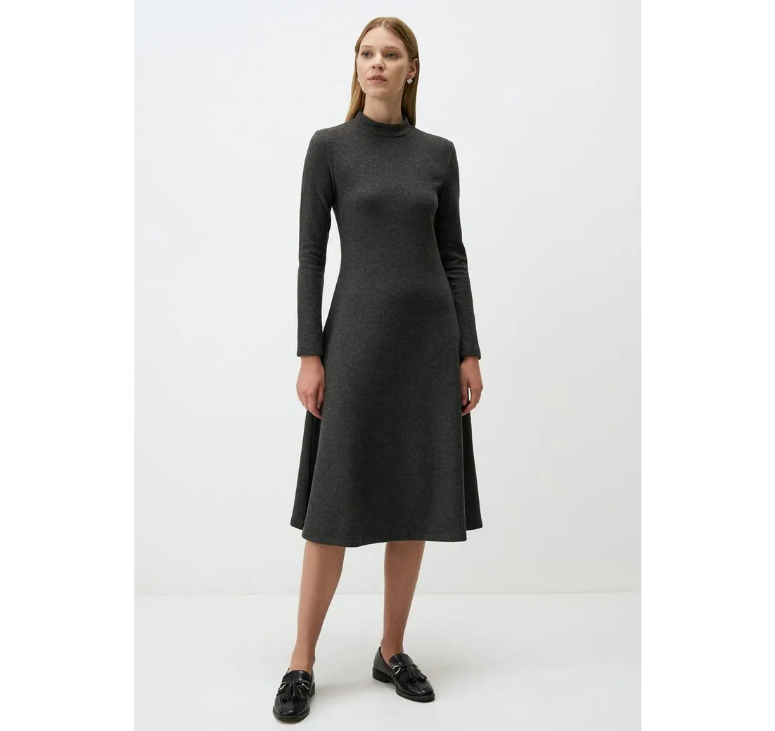 JIMMY KEY Midikleid Elegantes Midikleid Mit Halbem Rollkragen Und Langen Ärmeln