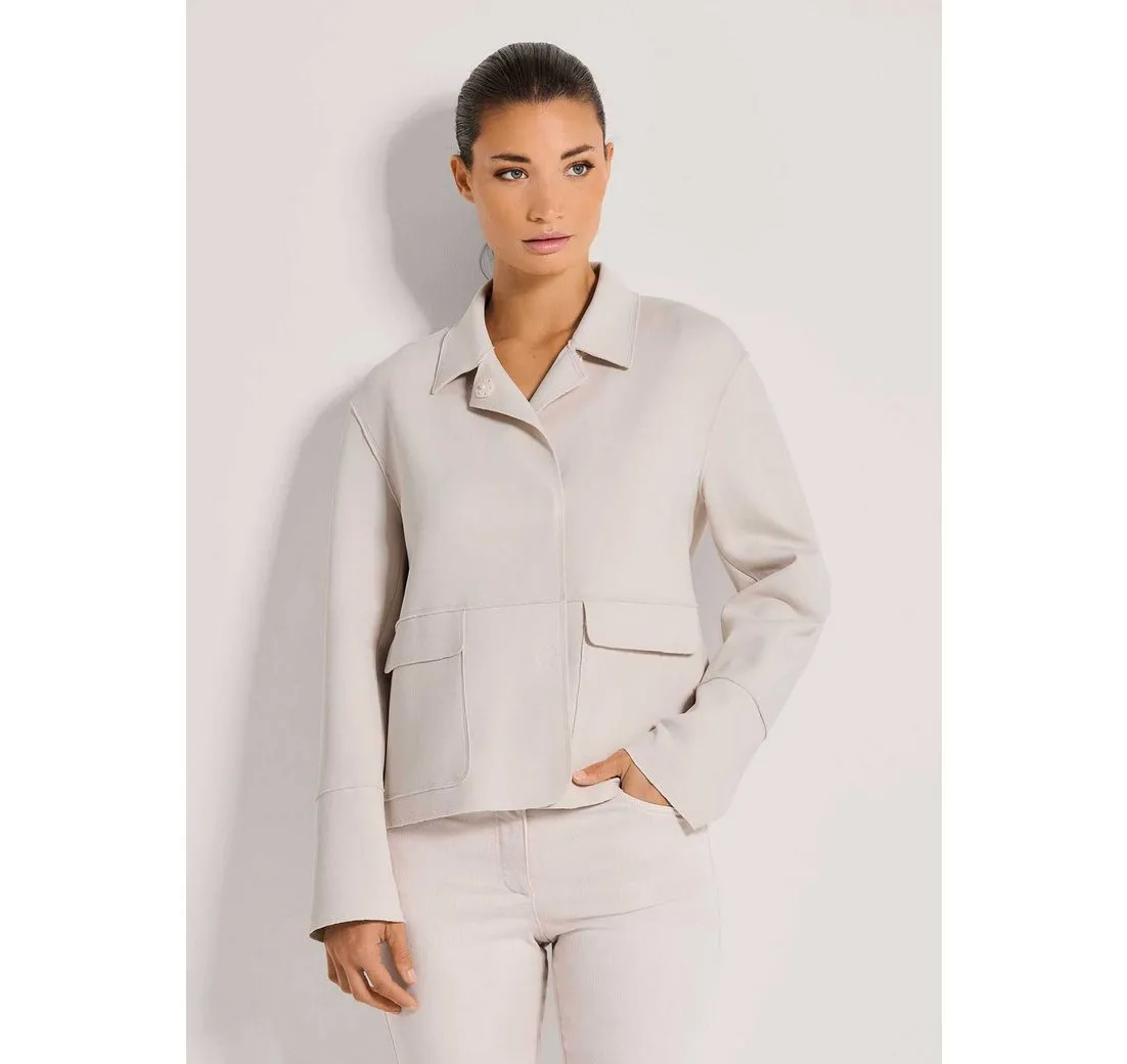 MADELEINE Kurzblazer Moderner Damenblazer mit Hemdkragen Moderne Boxyform mit Druckknopfleiste