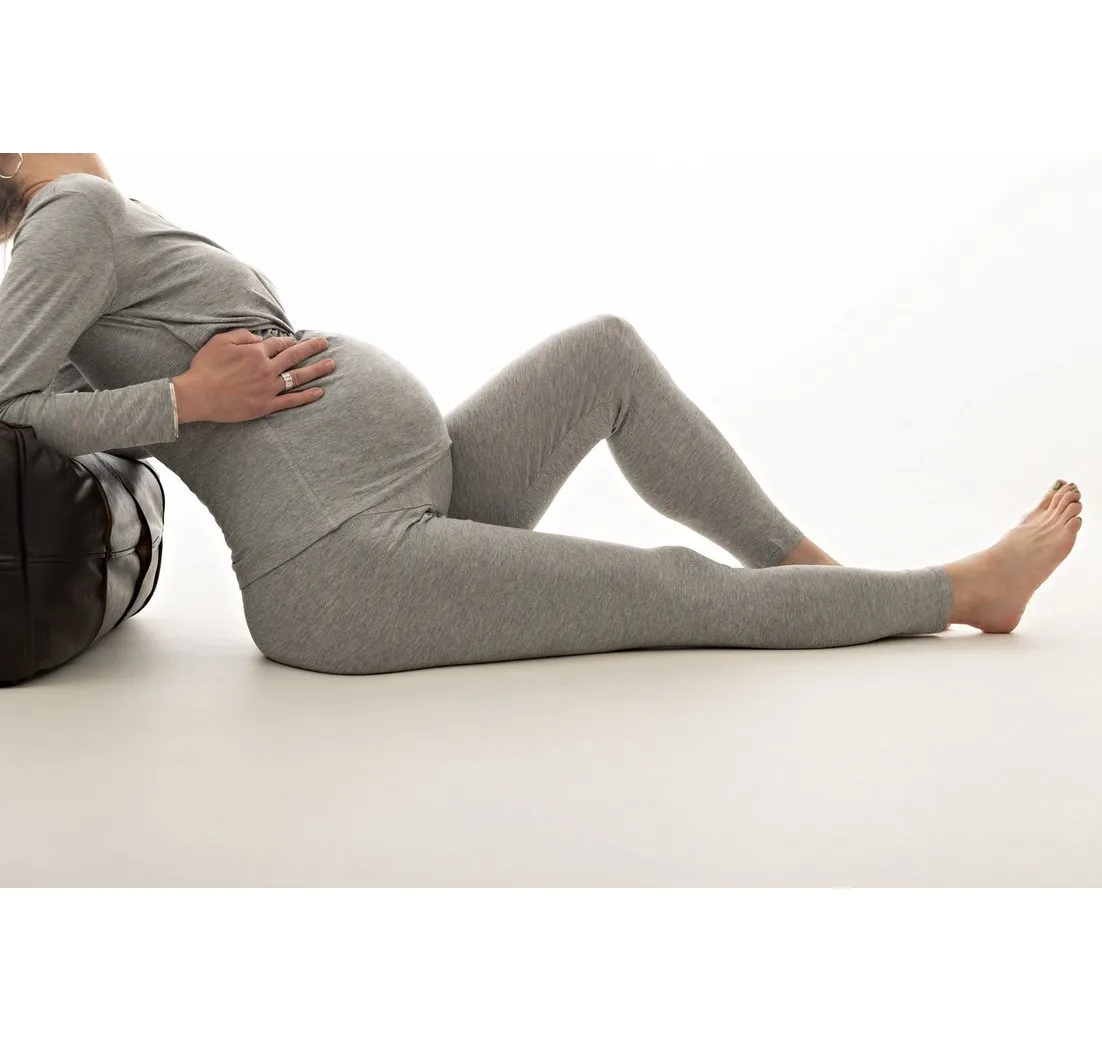 PETIT AMOUR Umstandspyjama GILANA Umstandsschlafanzug Schlafanzug zum Stillen Umstandswäsche (Set aus Langarmoberteil & Leggings, 2 Stück) wunderbar weich aus Viskose (Bauwolle) und elastisch (mit Elasthan)