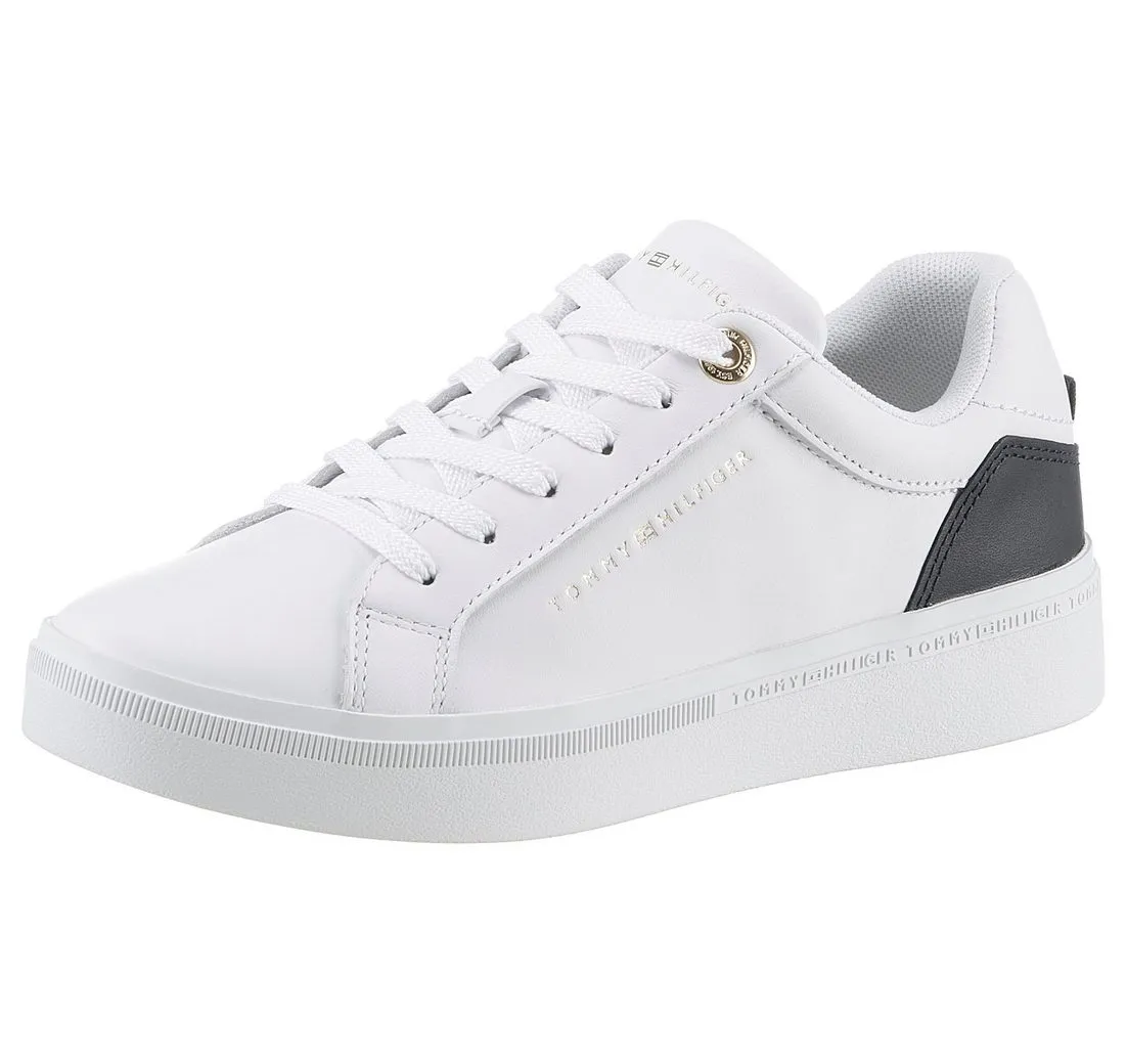TOMMY HILFIGER ELEVATED ESSENTIAL COURT SNEAKER Plateausneaker mit Kontrastbesatz an der Ferse, Freizeitschuh, Halbschuh, Schnürschuh