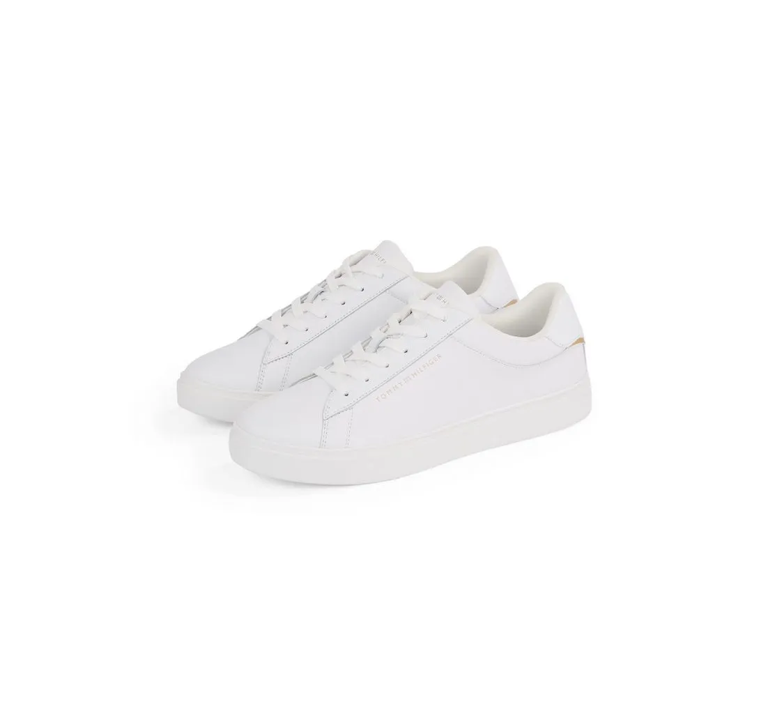 TOMMY HILFIGER ESSENTIAL COURT SNEAKER Plateausneaker, Freizeitschuh, Halbschuh, Schnürschuh mit Logoschriftzug
