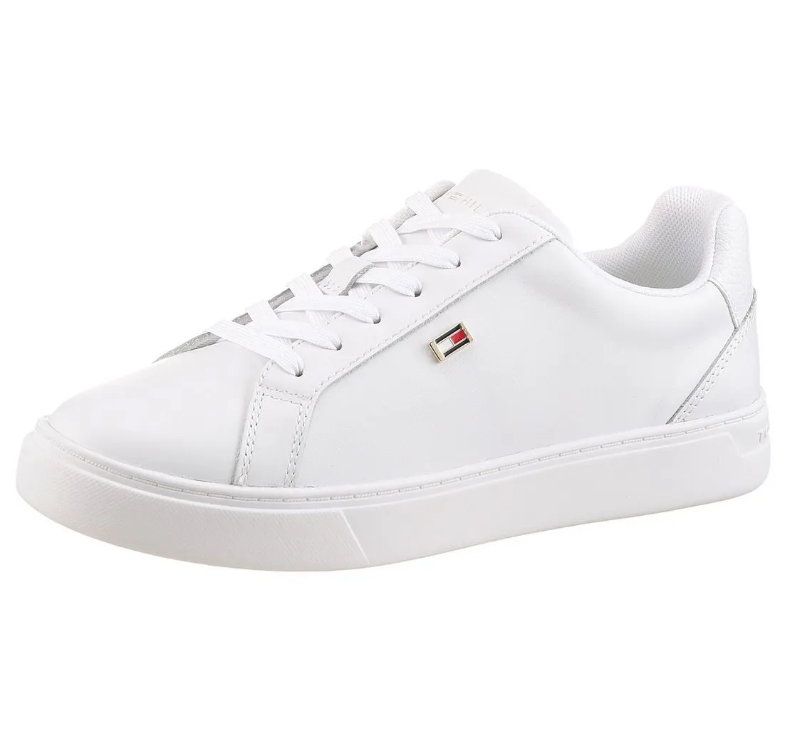 TOMMY HILFIGER FLAG COURT SNEAKER Sneaker, Schnürschuh, Halbschuh, Freizeitschuh mit edlem TH-Logoemblem