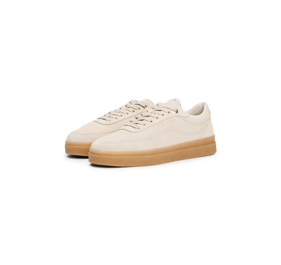 TOMMY HILFIGER MODERN COURT SNEAKER SUEDE Plateausneaker, Freizeitschuh, Halbschuh, Schnürer mit weich gepolstertem Schaftrand