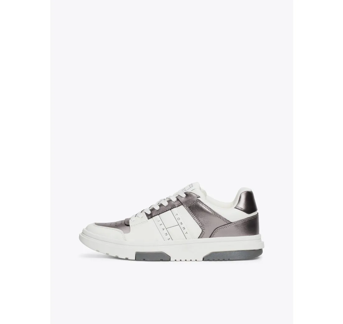 TOMMY JEANS THE BROOKLYN METALLIC Plateausneaker, Freizeitschuh, Halbschuh, Schnürschuh mit seitlichem Logo