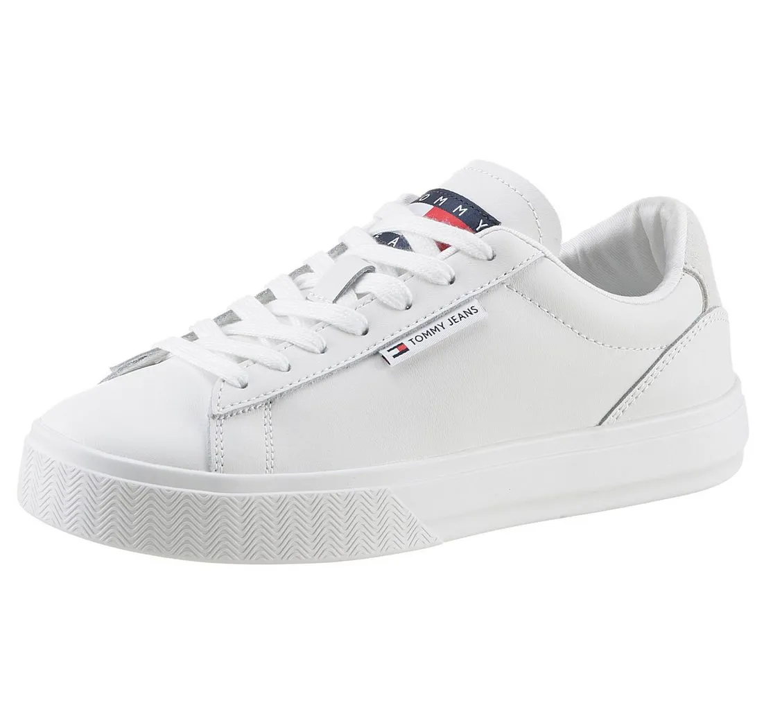 TOMMY JEANS TJW CUPSOLE SNEAKER ESS Plateausneaker mit Logoaufnäher an der Zunge, Freizeitschuh, Halbschuh, Schnürschuh