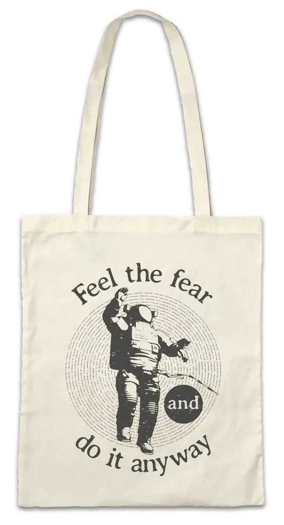Urban Backwoods Beuteltasche Feel The Fear And Do It Anyway Stofftasche Mond Moon Raumfahrt (1-tlg), Astronaut Weltraum Astrophysik Kosmos