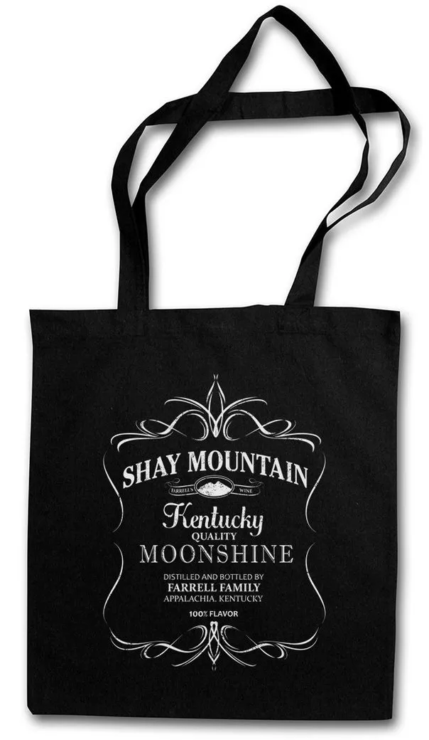 Urban Backwoods Beuteltasche Shay Mountain Moonshine Stofftasche Farrell Family Company Sign Logo (1-tlg), Zeichen Insignia Outsiders Wine