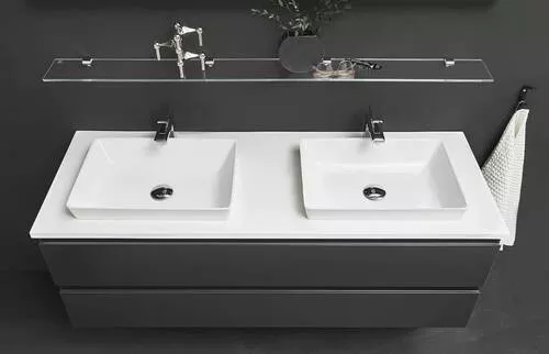 BADEZIMMERREGAL