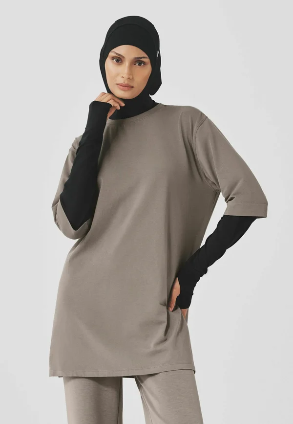 ACTIVE MODEST - Long sleeved top - mocha brown