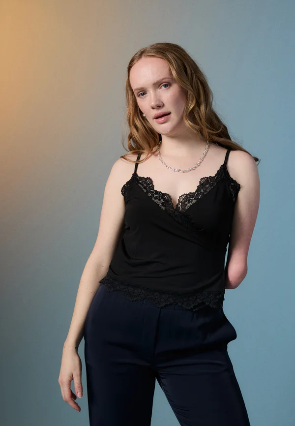 ADAPTIVE WRAP CAMI WITH HOOK-AND-LOOP FASTENERS - Top - black