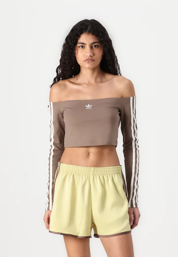 ADICOLOR OFF SHOULDER LONG SLEEVE LONG-SLEEVE - Long sleeved top - trace brown