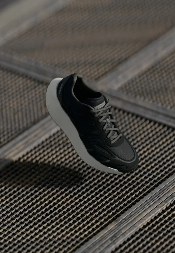 ADIZERO ARUKU - Trainers - carbon/core black/charcoal