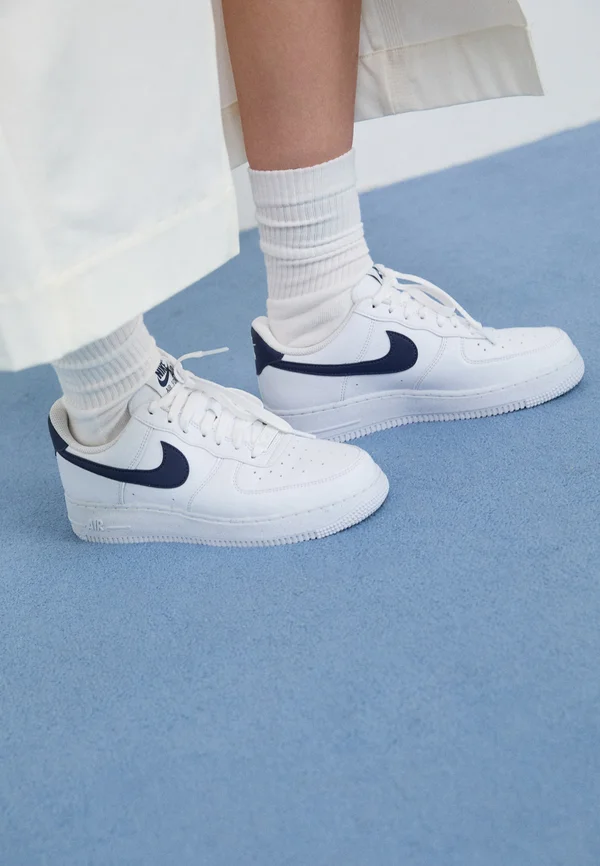 AIR FORCE 1 07 NEXT NATURE - Trainers - white/midnight navy