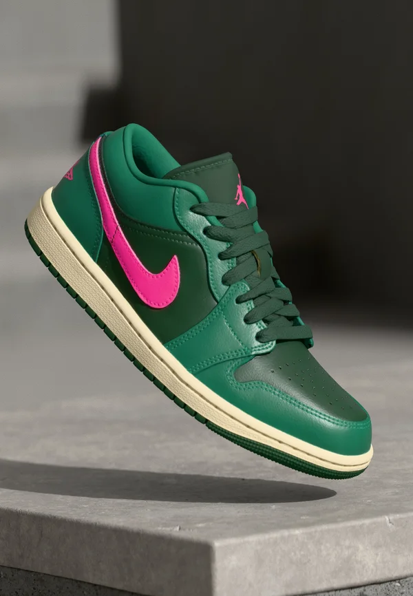 AIR JORDAN 1 - Trainers - malachite/fir/pink blast/coconut milk