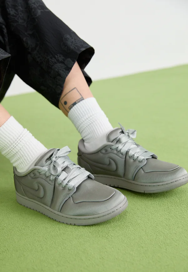 AIR JORDAN 1 - Trainers - medium grey