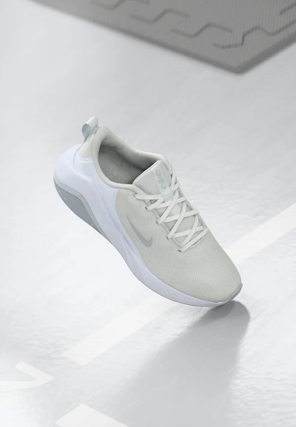 AIR ZOOM BELLA 7 - Training shoe - white/pure platinum-coloured/white