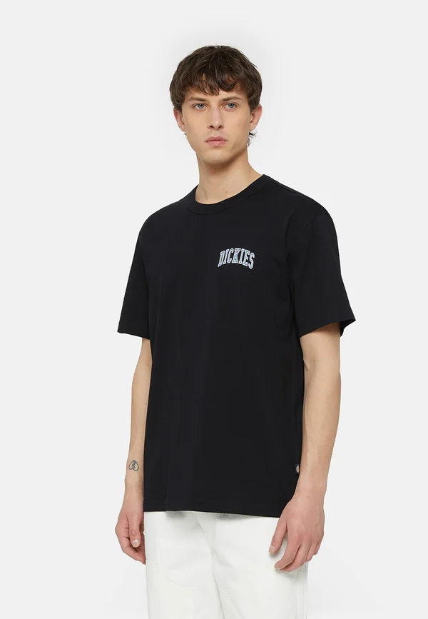 AITKIN CHEST - Print T-shirt - blk coronet ble