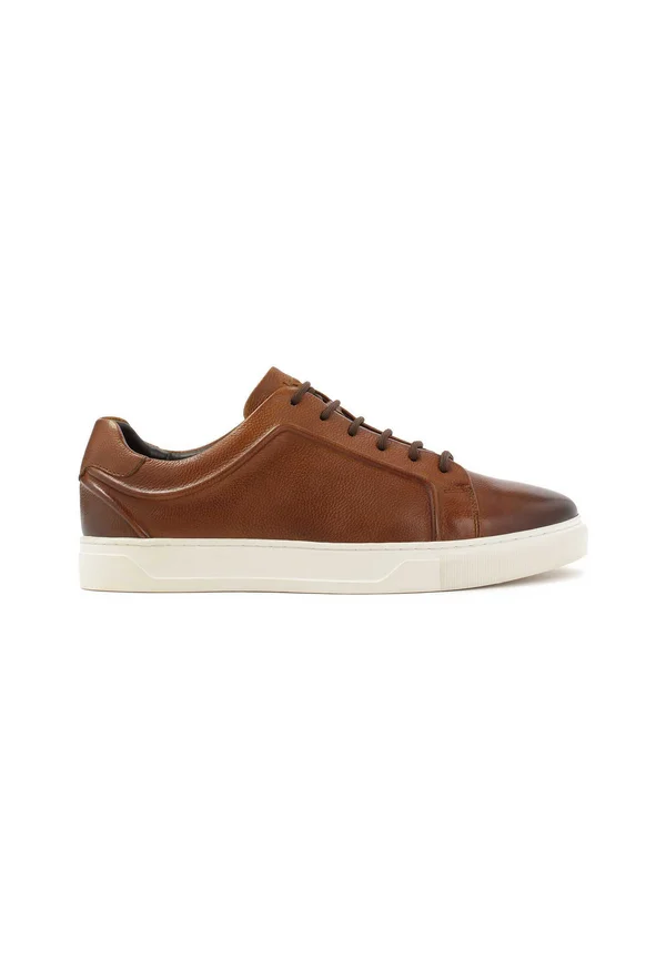 AJAKS... - Trainers - brown