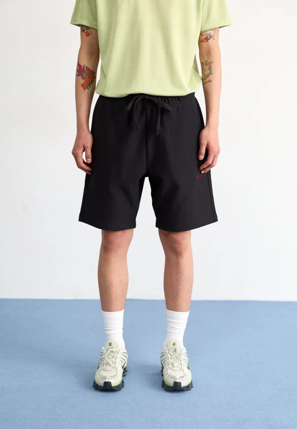 AMERICAN SCRIPT - Shorts - black