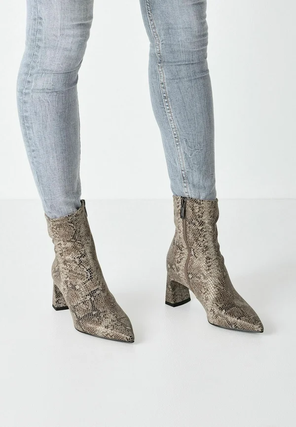 Ankle boots - beige snake