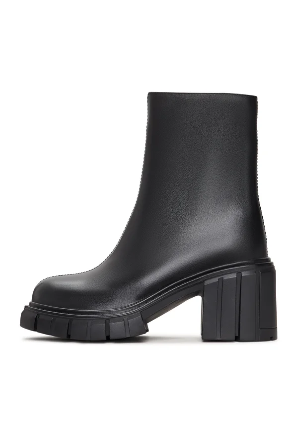 Ankle boots - black