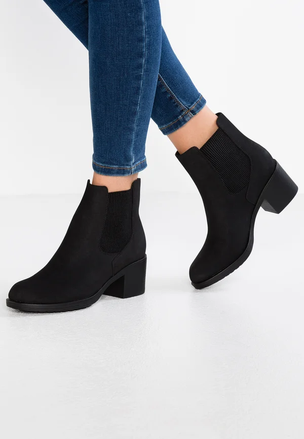 Classic ankle boots - black