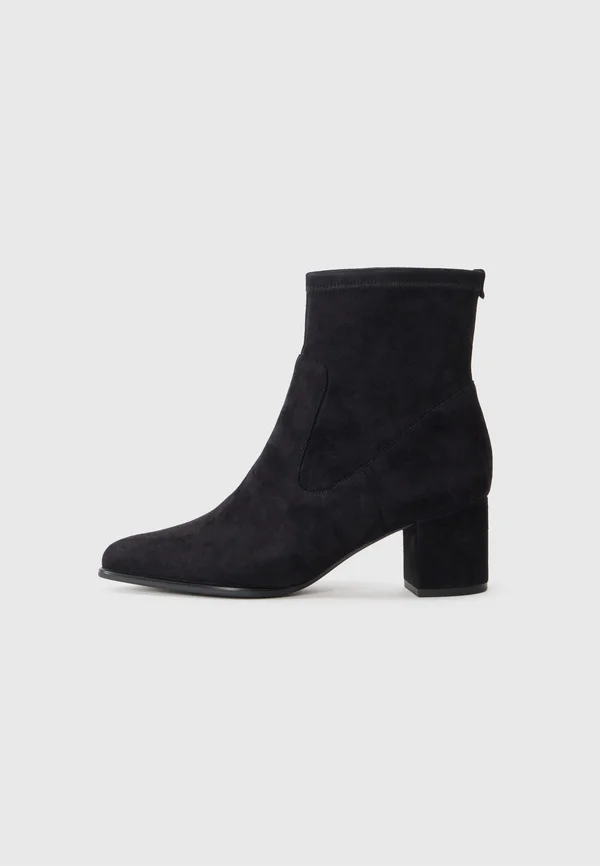 Ankle boots - black