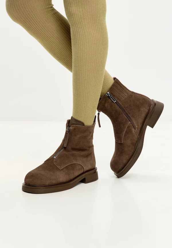Ankle boots - brown