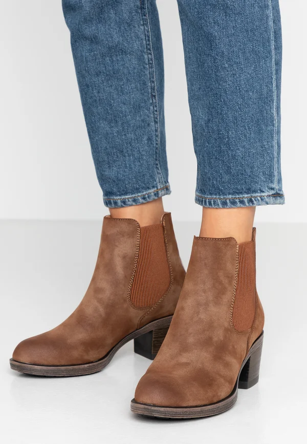 Classic ankle boots - cognac