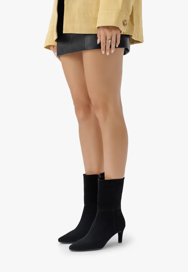 Ankle boots - schwarz