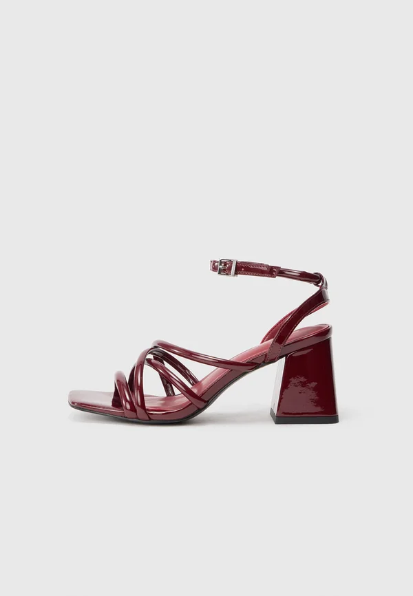 Ankle cuff sandals - cranberry juice